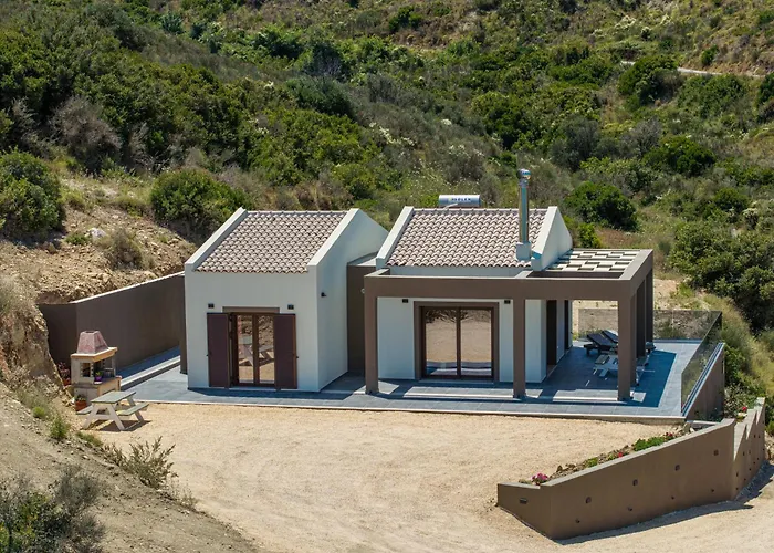 Beachfront Fteri * Zóla