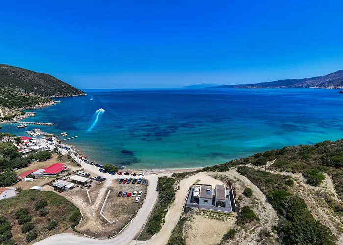Beachfront Fteri *