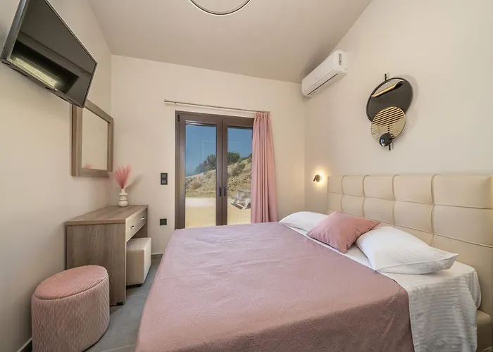 Villa Beachfront Fteri *