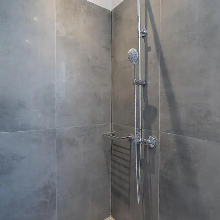 Beachfront Fteri Vila Zóla