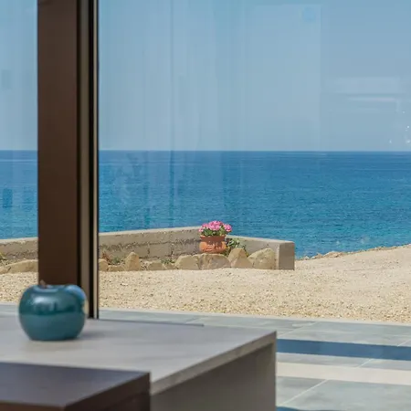 Beachfront Fteri ヴィラ *