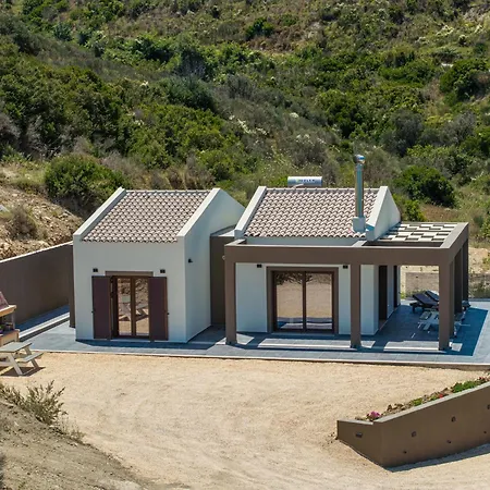 Beachfront Fteri * Zóla