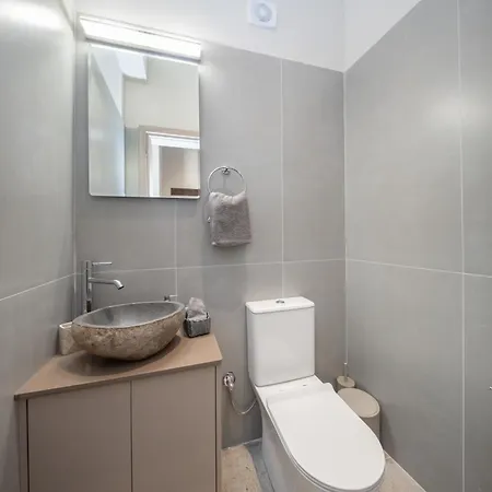 Beachfront Fteri Villa *