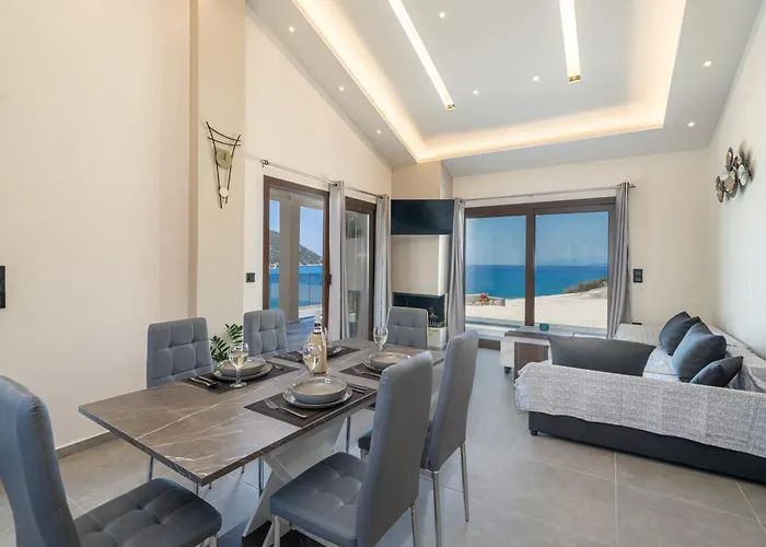 Beachfront Fteri *