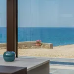 Beachfront Fteri Vila *