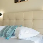 Beachfront Fteri *